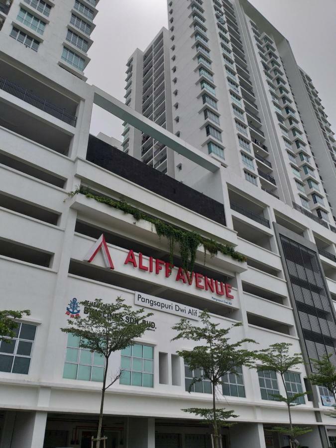Aliff Avenue 2 Bedroom Homestay Johor Bahru Exteriör bild